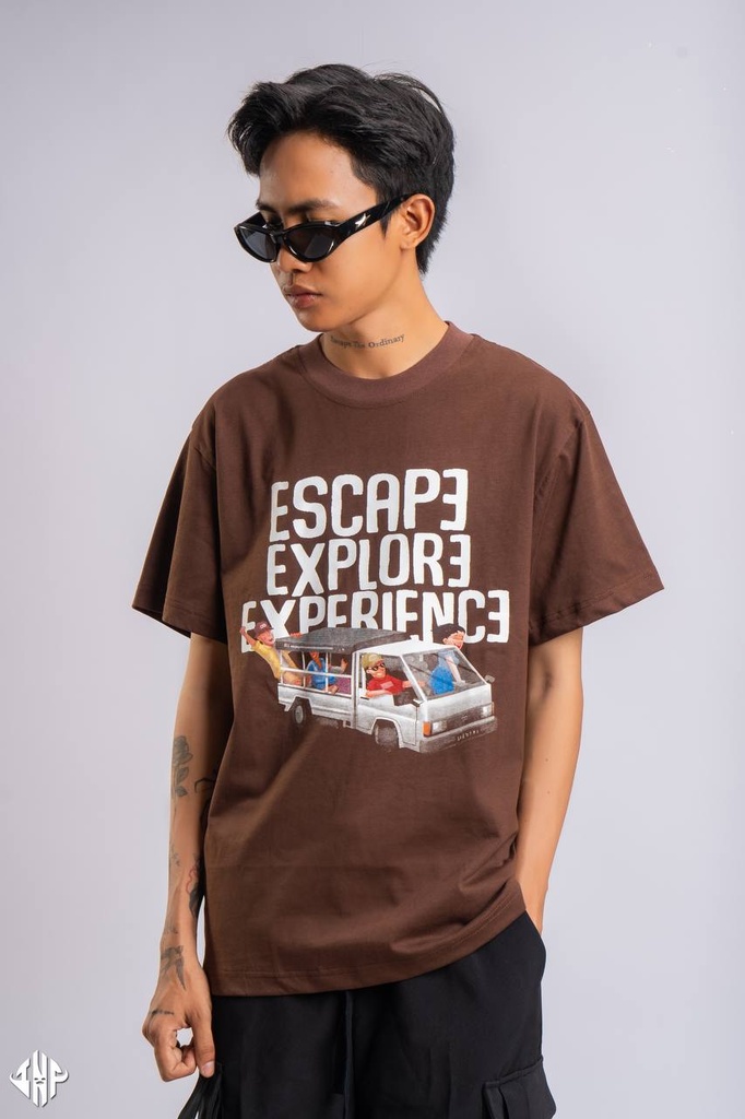 T001XLBROWN Escape, Explore, Experience