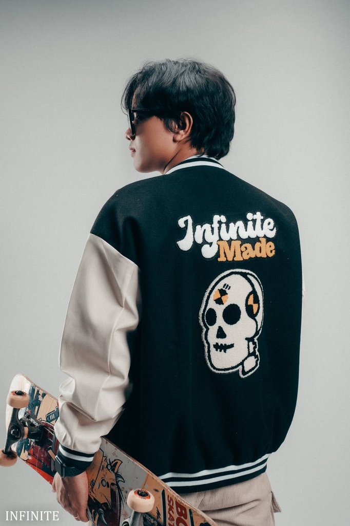 J012MBLACK INF VARSITY [INFINITE MADE]